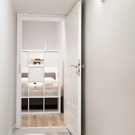 Apartment Mtp Maleckiego By Renters Poznan